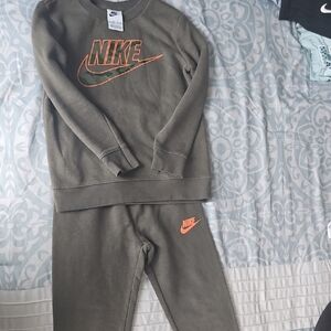 Nike Kids Olive Green Sweatpants and Sweatshirt Set
